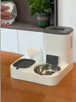 Автоматическая кормушка для кошек и собак с поилкой на 1л  и дозатором корма 2,2л фото, цены, купить